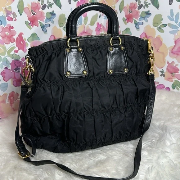 💯Authentic Prada Black Nylon Tessuto Gaufre Tote🍀